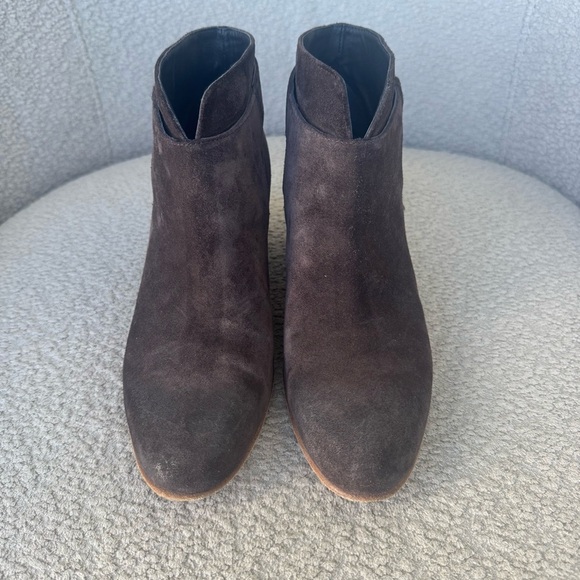 VINCE Harriet Dark Brown Suede Ankle Booties with Block Heel Size 7 - Picture 4 of 11